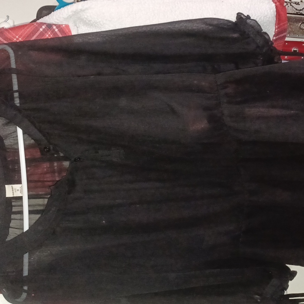 😁 4/$10 Old Navy Sheer black top